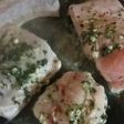 Lomos de atún con salsa roquefort