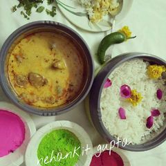 A picture of Kadhi Pakoda.