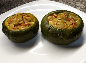 Una foto de Zapallitos rellenos de verdura