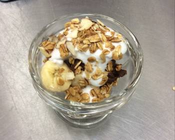 Easy Recipe Raw Chocolate Banana Mousse Parfait with Coconut Whip Cream and Vanilla Almond Granola Delicious Perfect