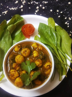 मखाना पालक (Makhana Palak recipe in hindi) रेसिपी मुख्य फोटो