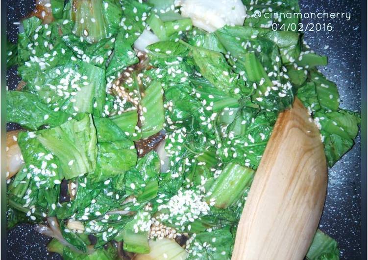 Step-by-Step Guide to Prepare Yummy Easy Greens Stir-Fry