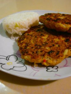 Una foto de Hamburguesa de pollo y carne de soja