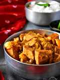 Echorer Dalna / Kancha Kathaler Torkari (Bengali Style Raw Jackfruit Curry)