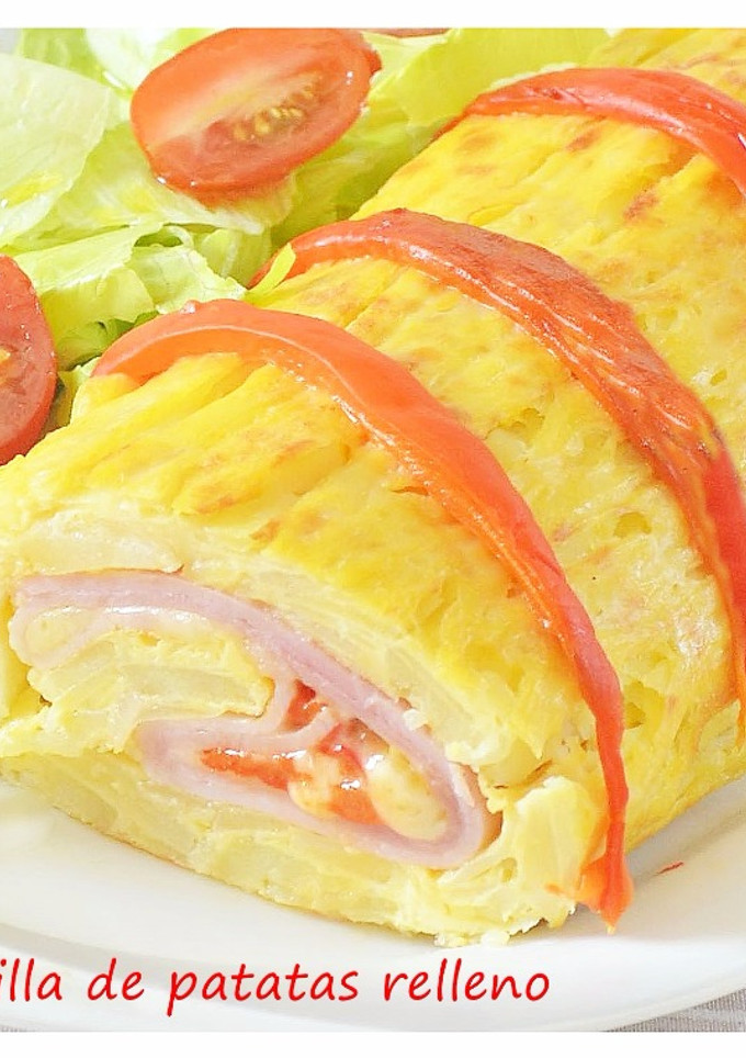 Una foto de Rollo de tortilla de patatas relleno