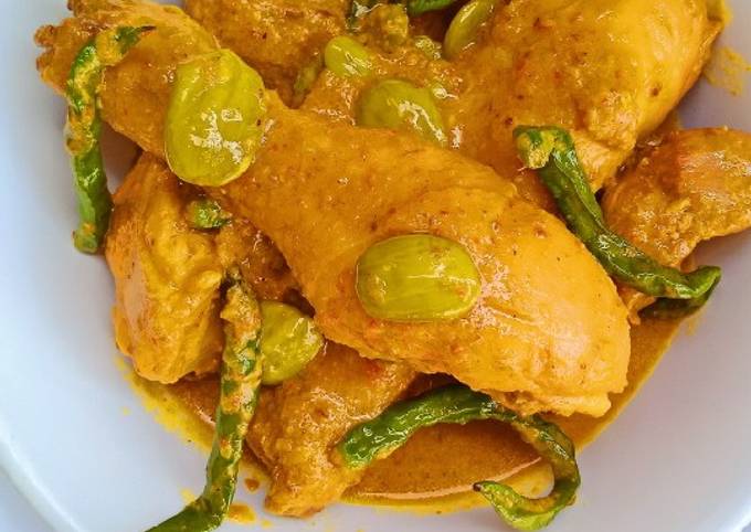 Gulai Ayam Bumbu Padang