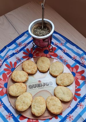 Una foto de Bizcochitos de queso y coco 😋 🧀 🥥