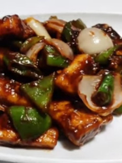 A picture of Paneer Chilli.