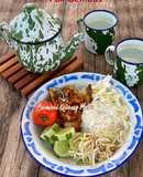 Ayam Goreng Pak Gembus dengan Sambal Kacang Mete