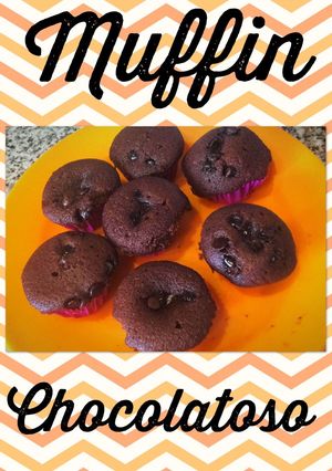 Una foto de Muffin de chocolate fácil de nesquik con chispas de chocolate!