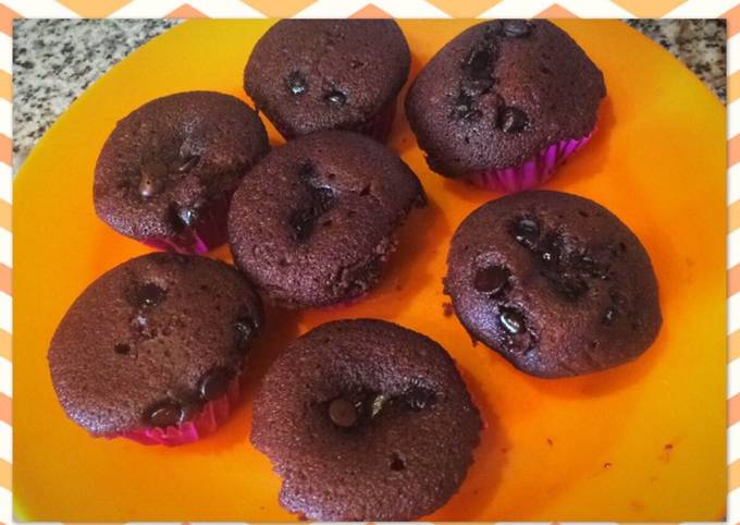 Muffin de chocolate fácil de nesquik con chispas de chocolate! Receta de  geri : @ en Instagram- Cookpad