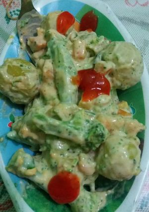 Foto resep Baby pottato brokoli salat