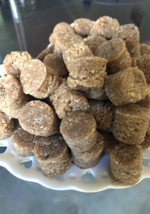 Una foto de Bocaditos fit “superpoderosos” de maní miel y cacao... para un momento dulce pero saludable!