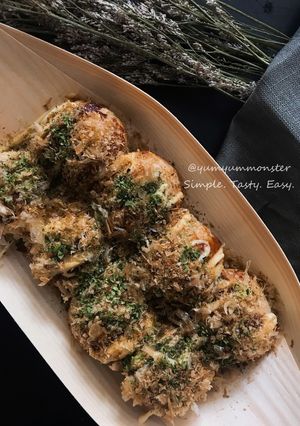 A picture of Takoyaki.