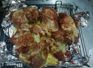 Hình của món Cánh gà nướng phô mai.