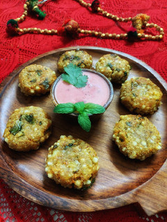 साबूदाना टिक्की(sabudana tikki recipe in hindi) रेसिपी मुख्य फोटो