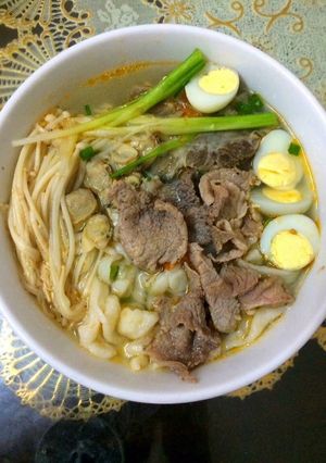 Hình của món Bánh canh thập cẩm.