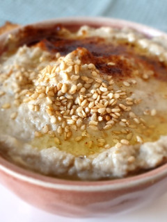 Una foto de Hummus de berenjenas