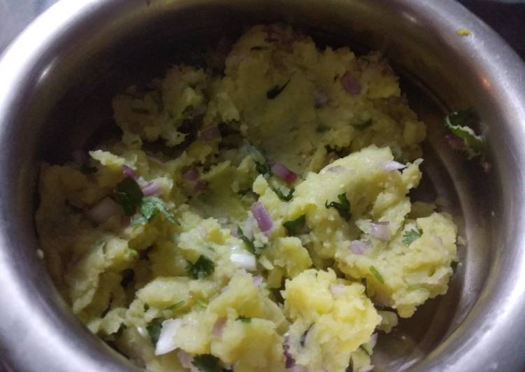 Simple Way to Make Delicious Aloo ka bharta