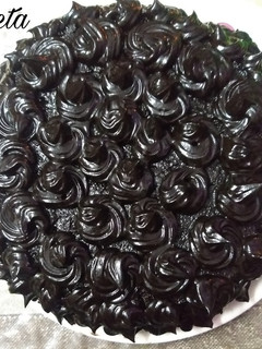 आटा चॉकलेट केक विद चॉकलेट गनाच (atta chocolate cake with chocolate ganache recipe in Hindi) रेसिपी मुख्य फोटो