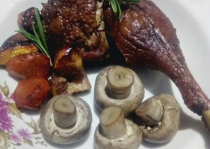 Утка с айвой и яблоками в духовке - рецепт сочной и мягкой утки с пошаговыми фото