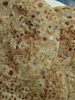 प्याज़ आलू स्टफ पराठा (Onion potato stuff paratha recipe in hindi) रेसिपी मुख्य फोटो