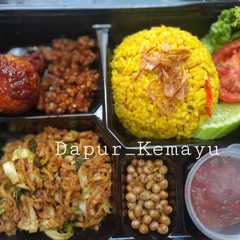 รูปของ Nasi kuning rempah original