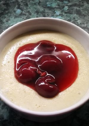 Cukormentes meggyöntet 🍒 vaníliás zabpudinggal recept fotója