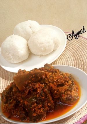 A picture of Tuwo shinkafa / rice fufu.