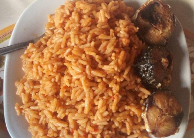 Steps to Make Homemade Jollof rice with fried fish