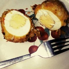 A picture of Yam egg roll.