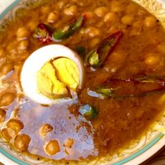 A picture of Puri walay chanay.