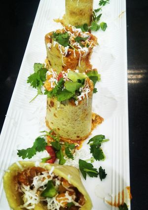 A picture of Spring moong roll.