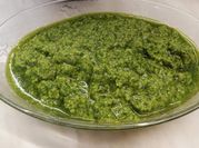 Una foto di salsa verde
