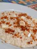Risotto crema di cavolfiore, camembert e briciole alle acciughe