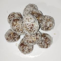 A picture of Sapodilla Laddoo.