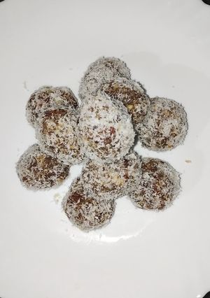 A picture of Sapodilla Laddoo.