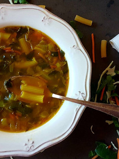 Una foto de Sopa de verduras y pasta express