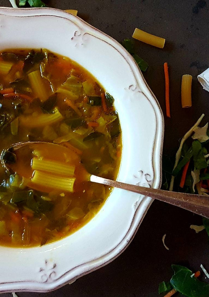 Una foto de Sopa de verduras y pasta express