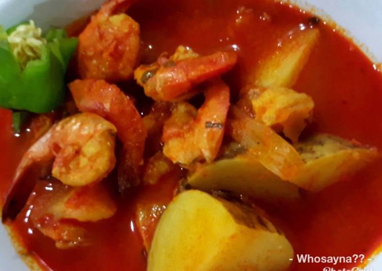 Steps to Prepare Super Quick Homemade Whosayna’s Prawns Curry