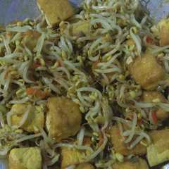 A picture of Gehu Tumis Kuning.