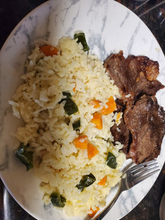 Una foto de Arroz blanco con chile poblano y zanahoria
