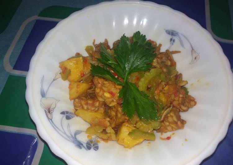 Tumis Balado KTP (Kentang Tempe Pare)