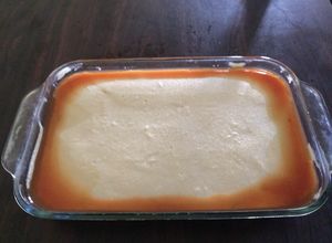 Una foto de Sémola con leche y caramelo