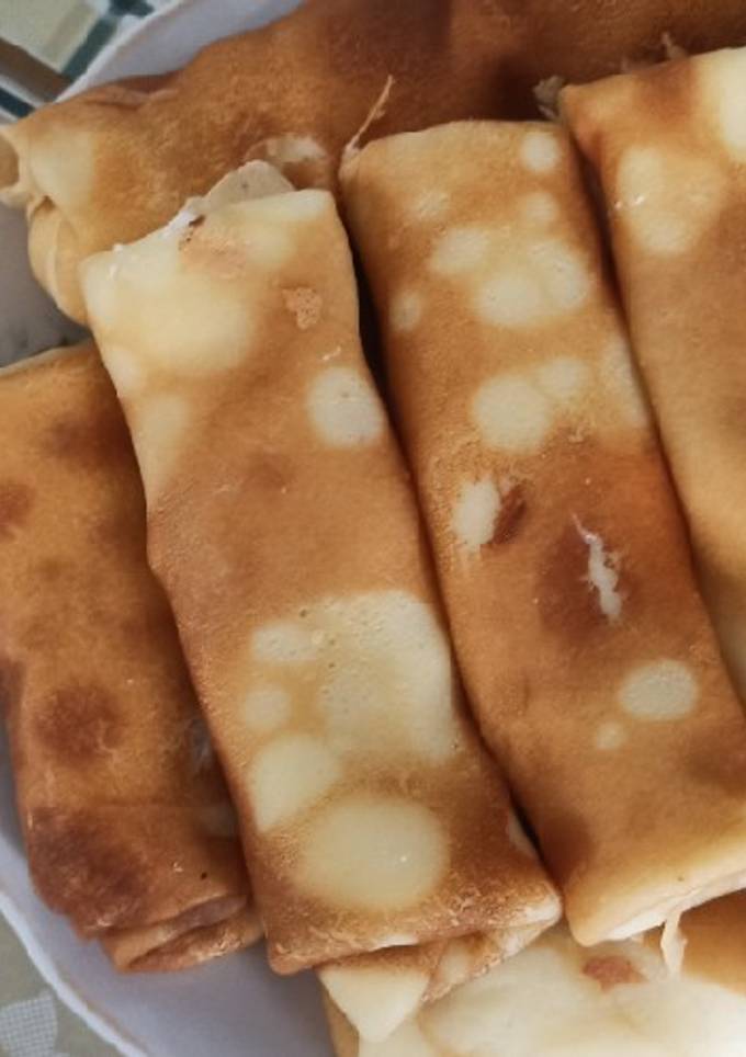 Налисники з сиром і родзинками