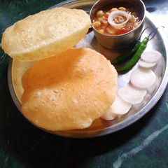 A picture of Sooji bhature.