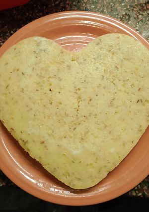 Una foto de Bizcochuelo de limón y lavanda 🪻🍋