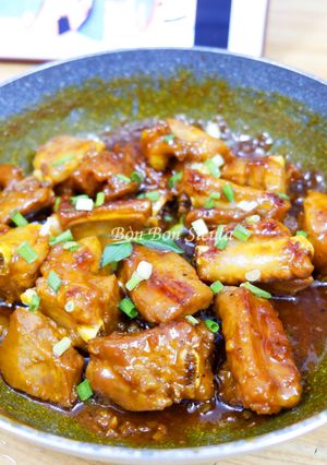 Hình của món Sườn Ram Mặn Ngọt.