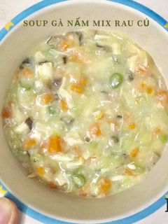Hình của món Soup gà nấm mix rau củ.