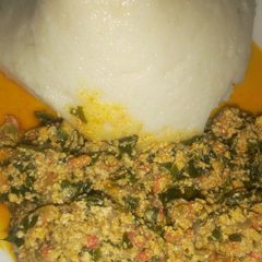 A picture of Tuwon semo da miyan agushi.